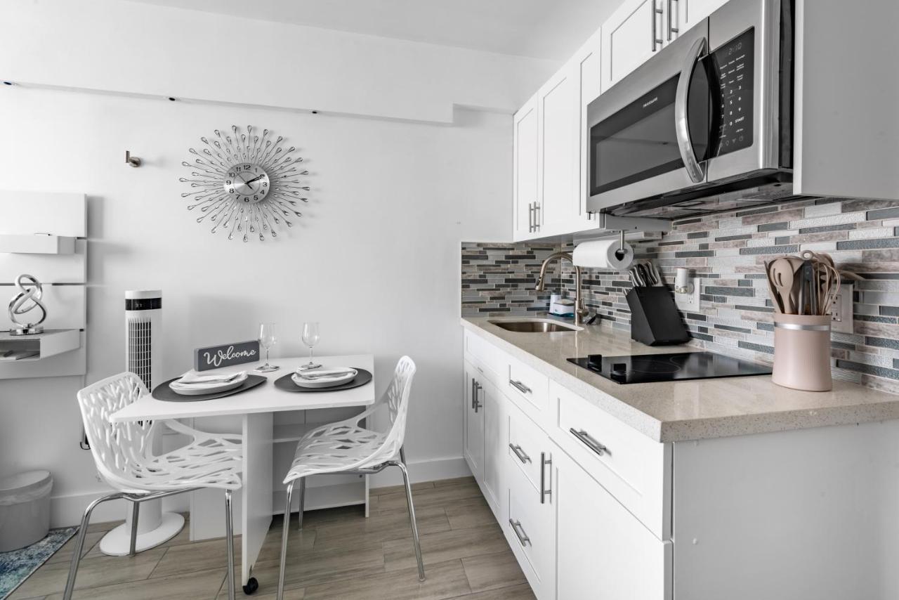 Newly Renovated Oceanfront Studio W/ Balcony - Daytona Beach Leilighet Eksteriør bilde